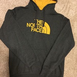 Men’s Small North Face Sweatshirt
